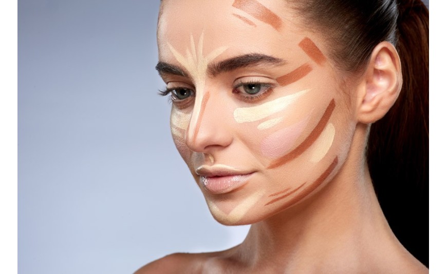 Contouring viso: i prodotti migliori e le palette da utilizzare per scolpire il viso