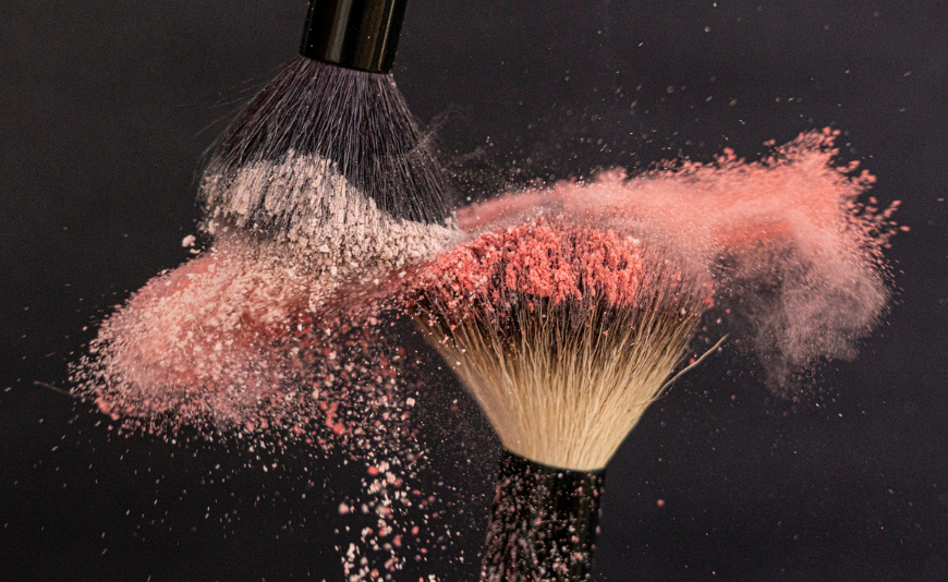 Blush liquido, in crema, in polvere o in stick: come scegliere?